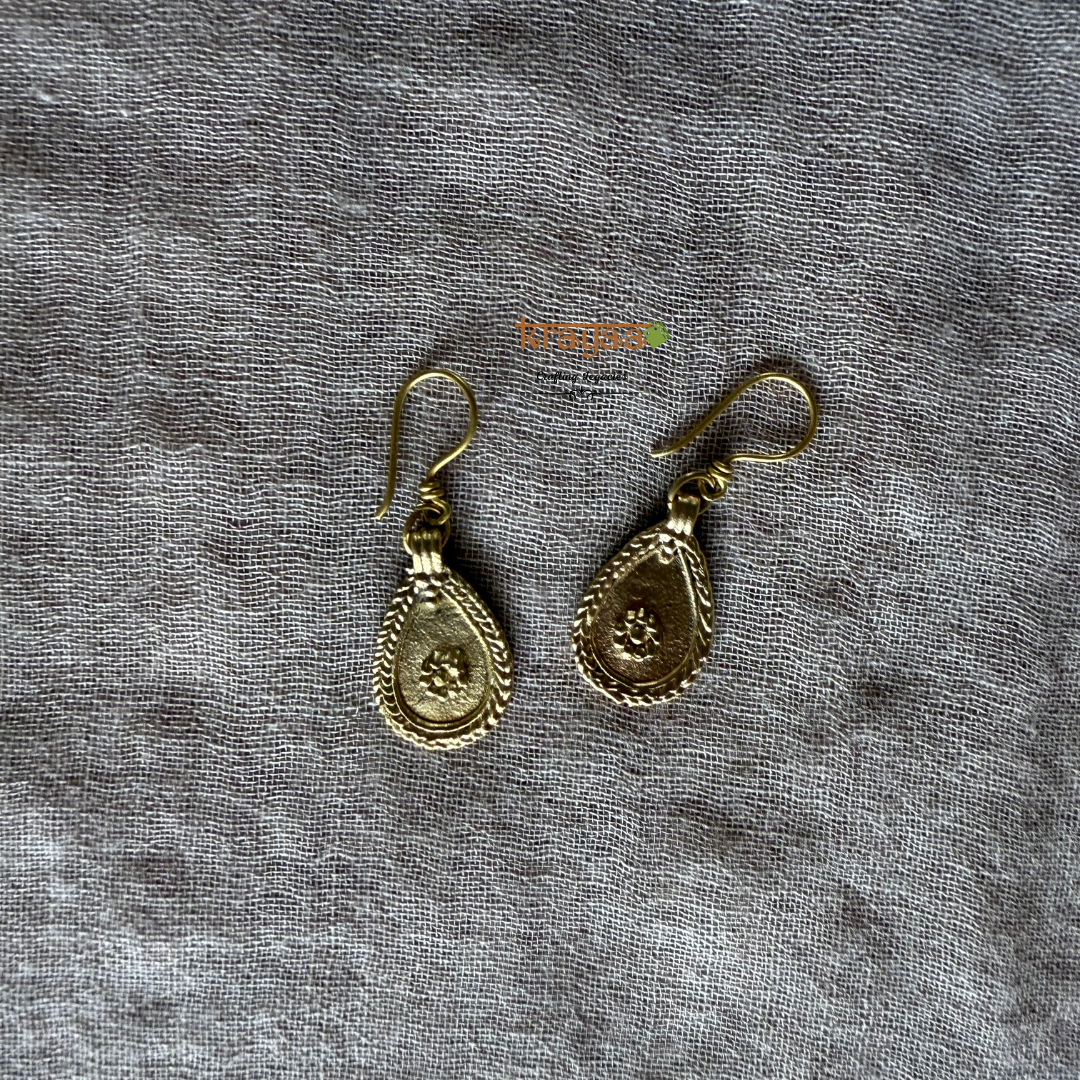 Brass beads long necklace with earrings.